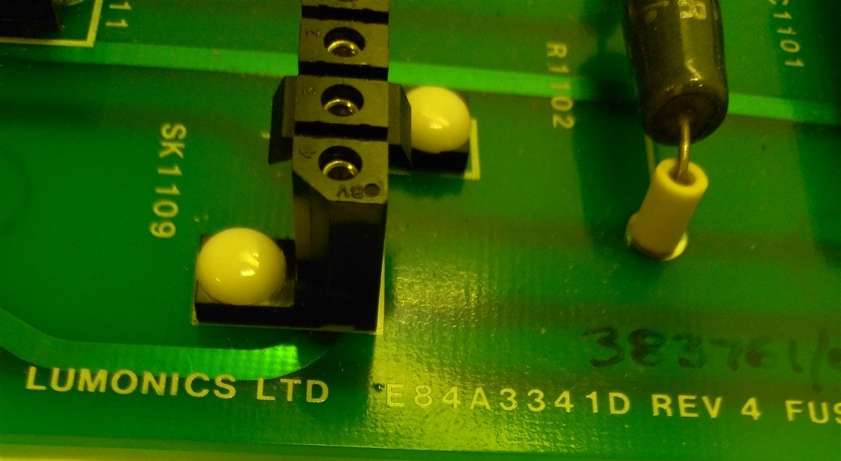 Used Lumonics E84A3341D Rev 4 Fuse and Connector Card, 11x Fuse Holders, 415V Fuses