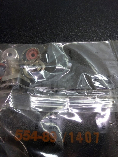 New Lot of 4 New Amphenol 554-89/1407 Male Coax Connector, 500V 5A
