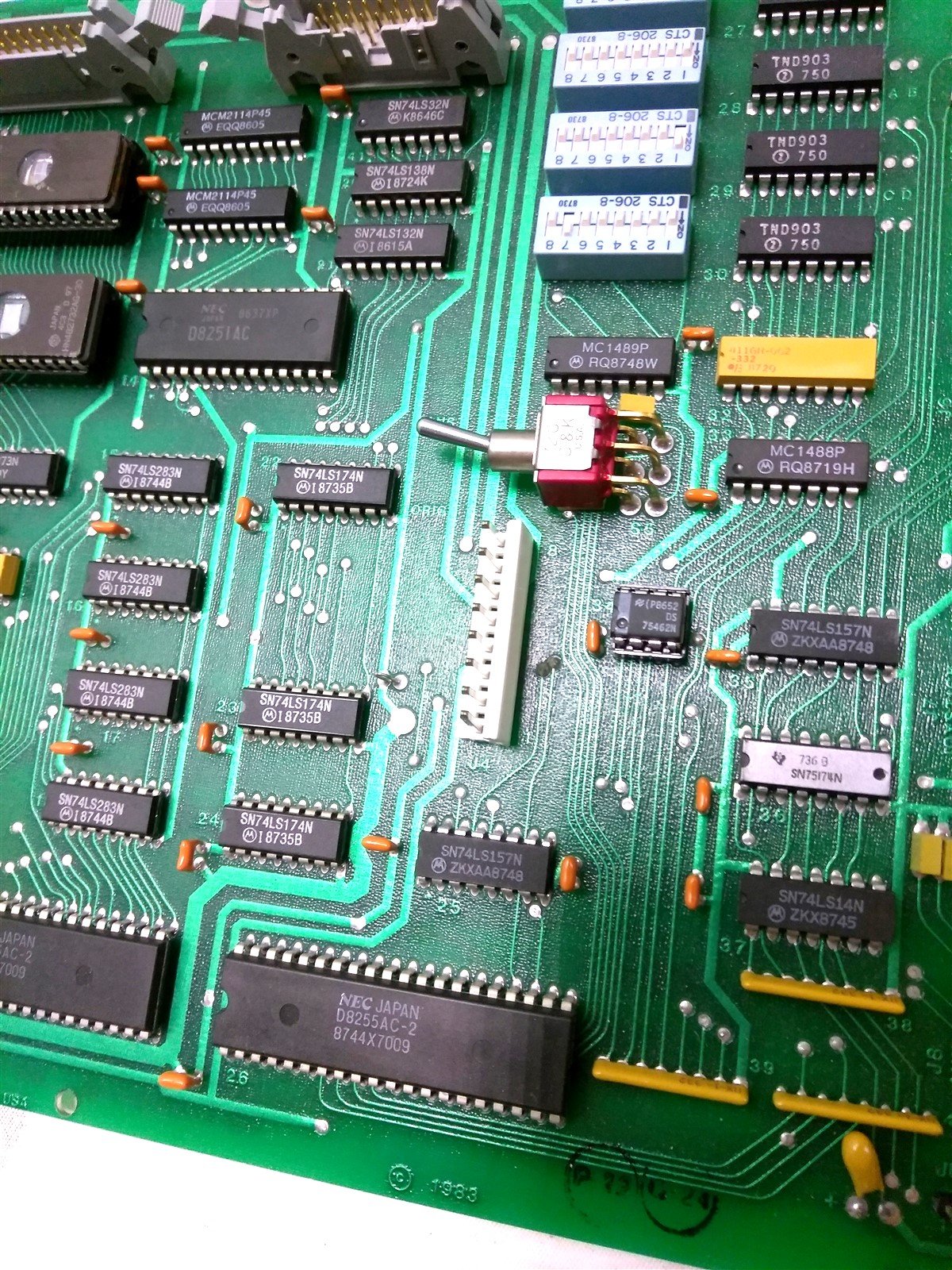 Used Parker 2100-4 Compumotor Indexer, 117VAC 0.2A, 25 Pin, 2x 15 Pin, 9 Pin D-Sub