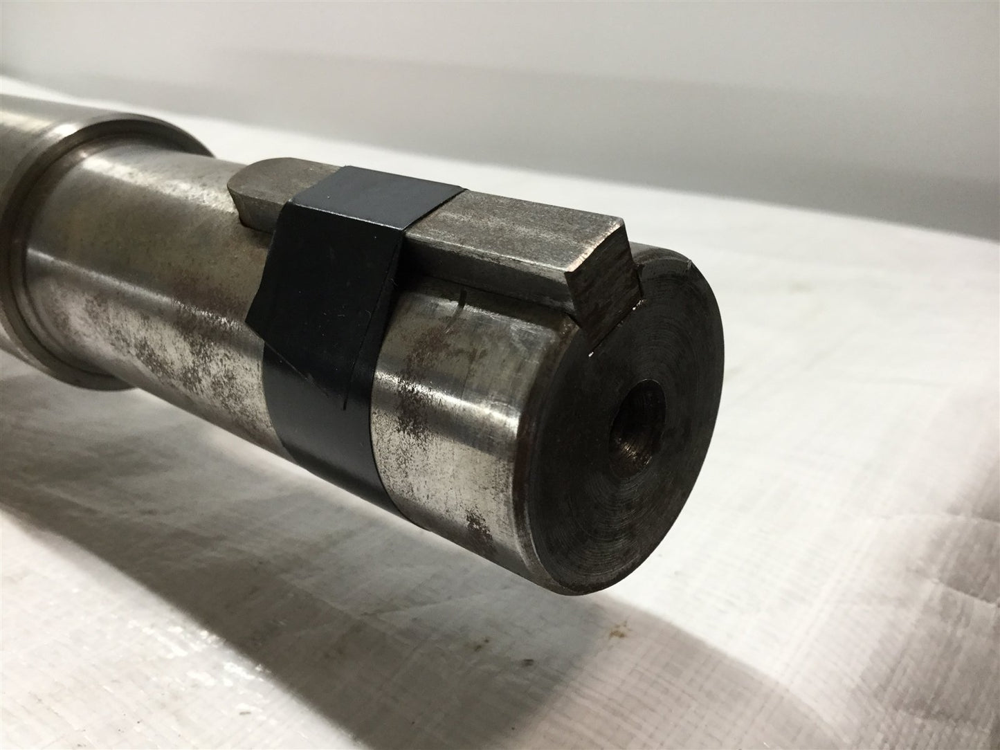 Used Rubber Roller, Input Shaft: 1.5" Diameter, Roller Diameter: 3.87", Shaft: 1.875"