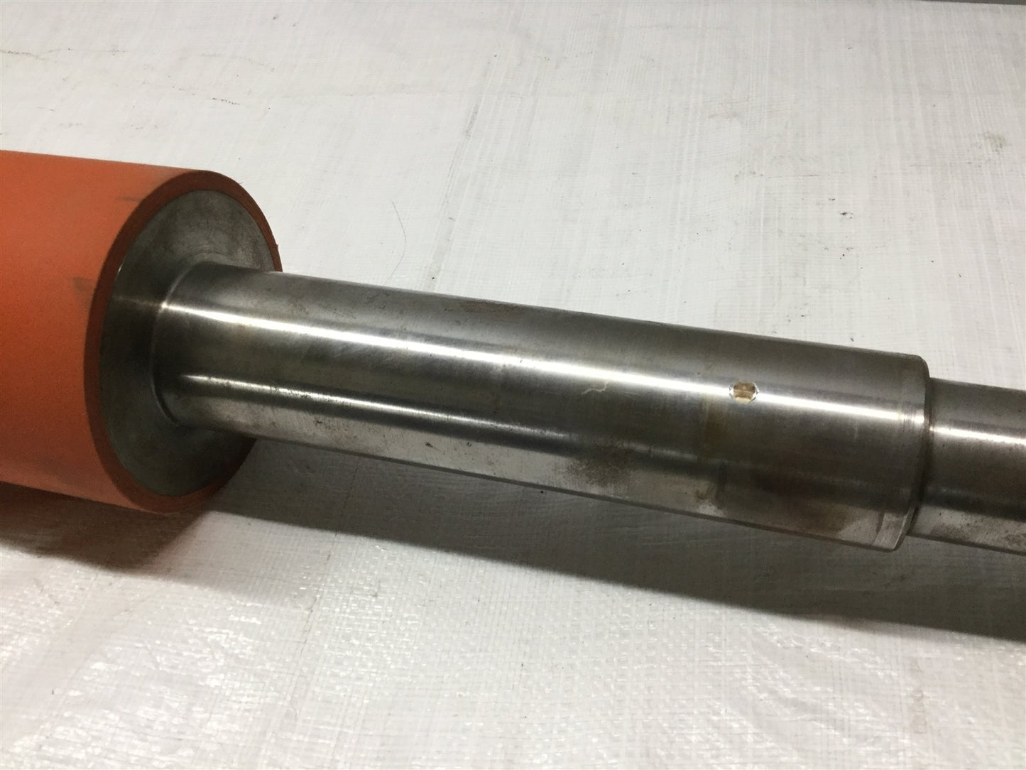 Used Rubber Roller, Input Shaft: 1.5" Diameter, Roller Diameter: 3.87", Shaft: 1.875"