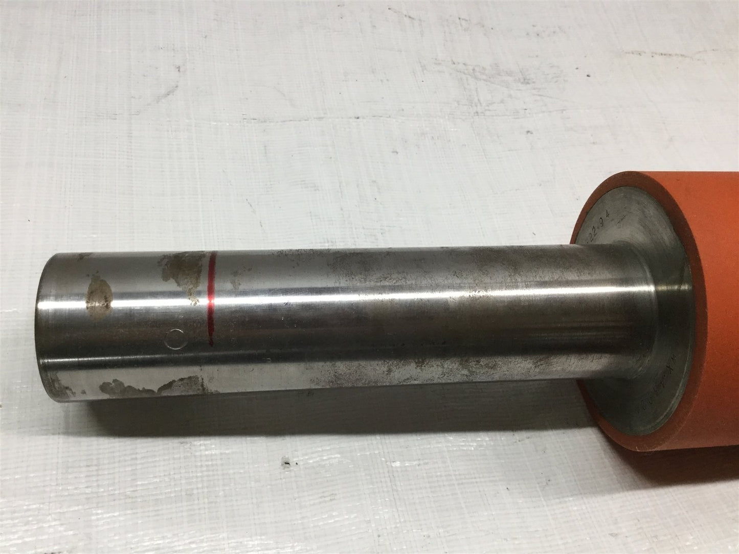 Used Rubber Roller, Input Shaft: 1.5" Diameter, Roller Diameter: 3.87", Shaft: 1.875"