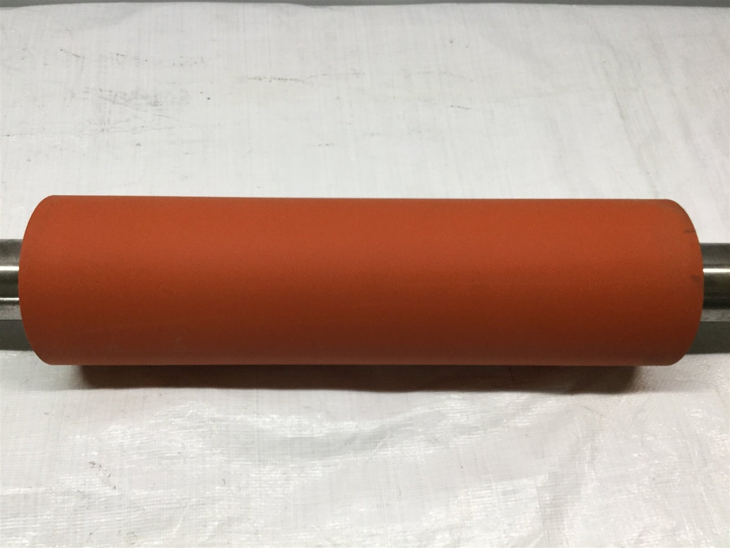 Used Rubber Roller, Input Shaft: 1.5" Diameter, Roller Diameter: 3.87", Shaft: 1.875"