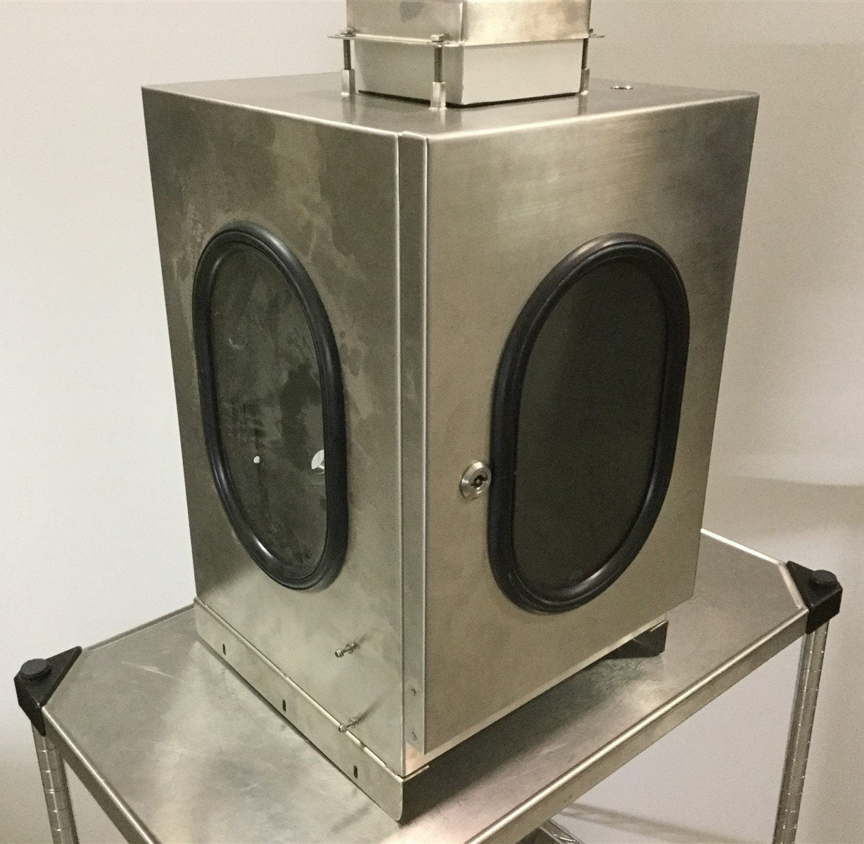 Used Stainless Steel Enclosure, 2 Windows, 15" x 19" x 13" Port: 1" NPT, 5.25" Filter