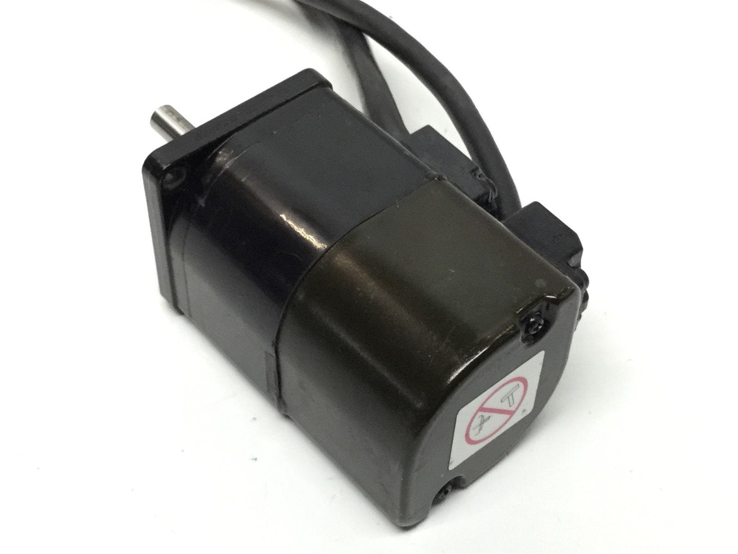 Used Yaskawa SGMAH-A3BAF21 AC Sigma II Servo Motor, 30W, 100V, 6mm Shaft Dia