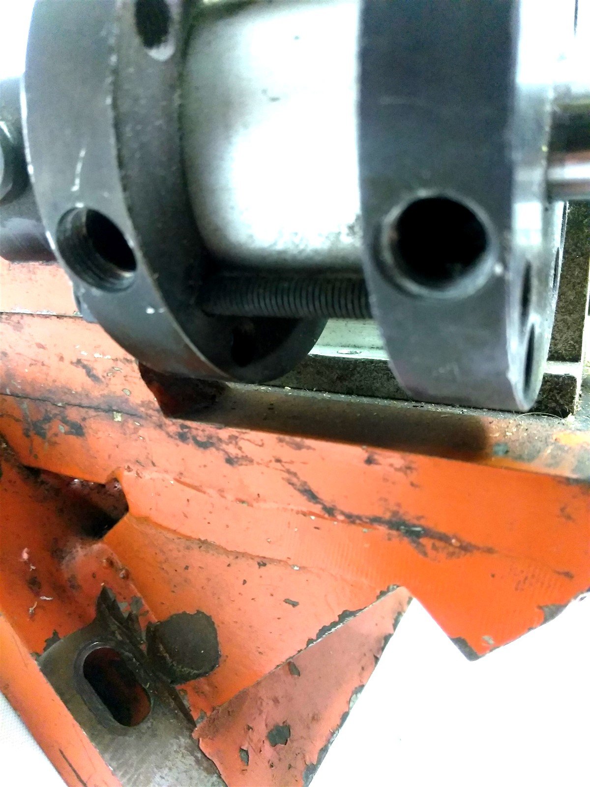 Used Miller D30-50F4B-15 Pneumatic Clamp, 72 Degree Angle, 1" Travel, 80psi, 1/8"NPT