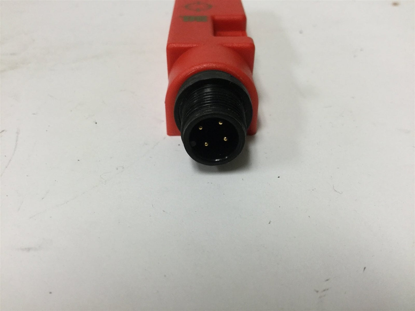 Used Sti 44507-0620 Safety Interlock Switch *Actuator Not Included*, Rating: 24VDC 1A