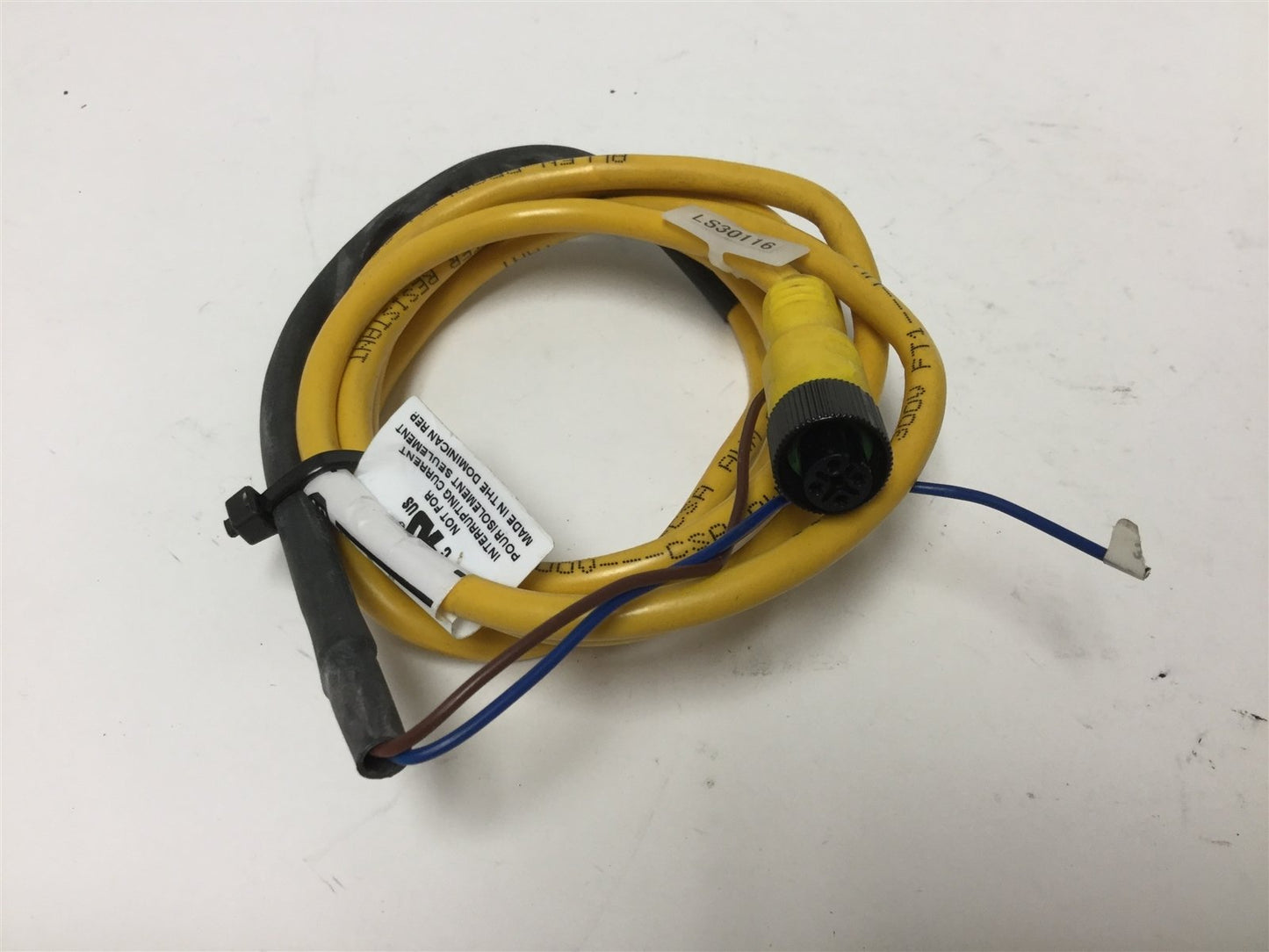 Used Sti 44507-0620 Safety Interlock Switch *Actuator Not Included*, Rating: 24VDC 1A