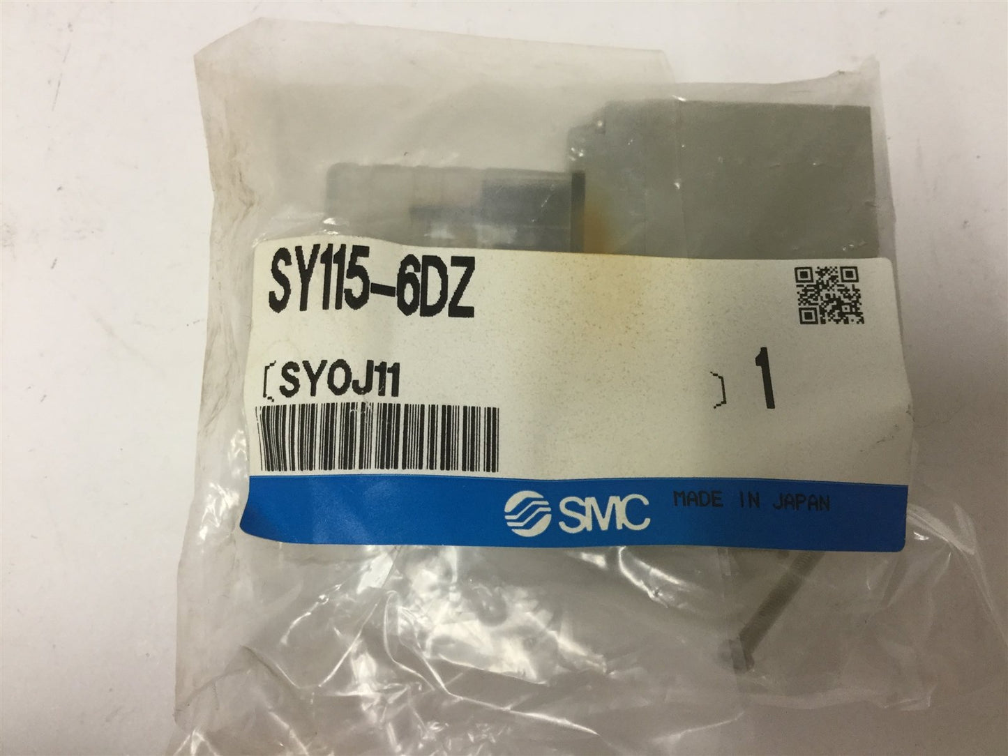 New SMC SY115-6DZ Solenoid Valve, 3-Port, Voltage: 12VDC, Pressure: 0-0.7MPa