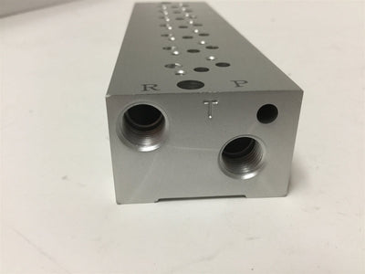 New SMC SS3YJA5-41-07-01T Manifold Base, For 7x SY3000 Valves, Ports: 1/8" NPT