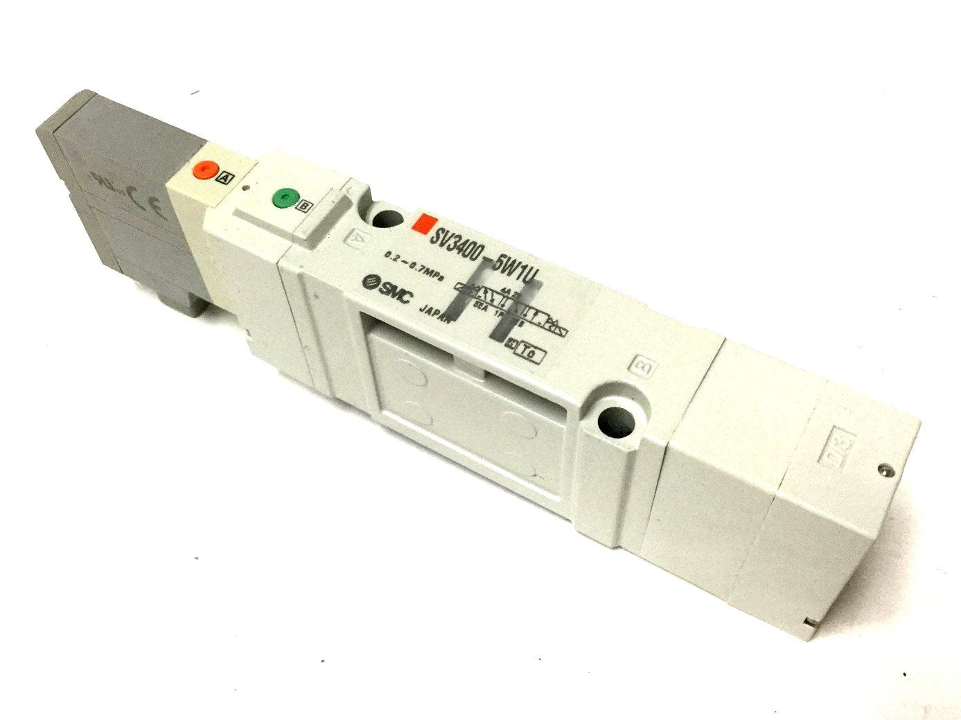 New SMC SV3400-5W1U Solenoid Valve, 3-Position 5-Port, Voltage: 24VDC