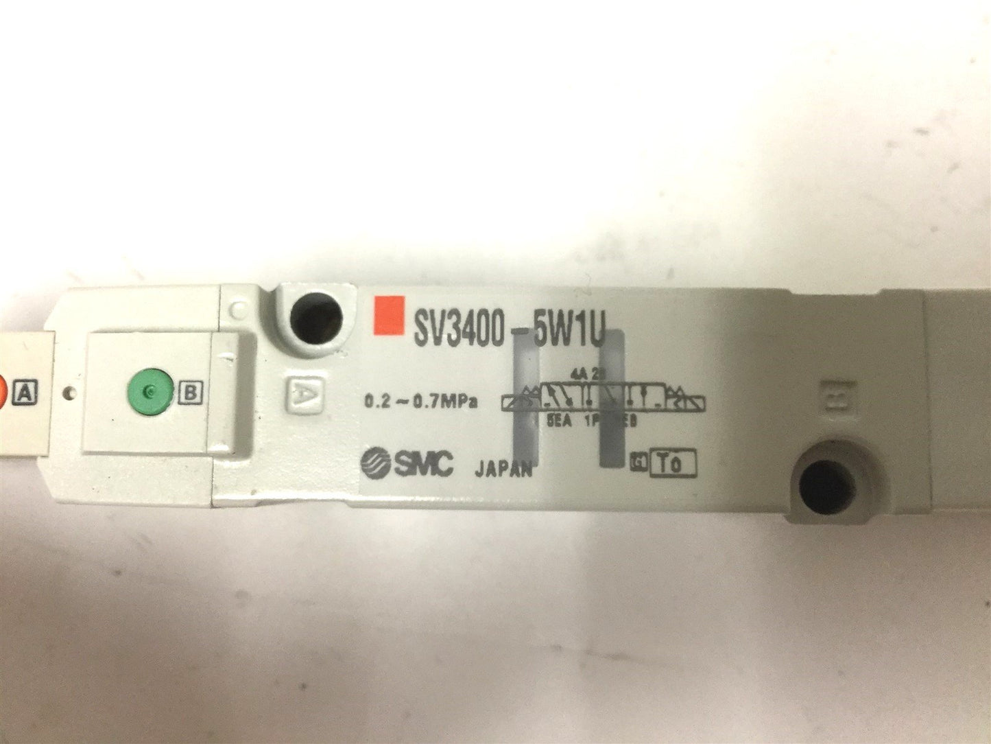 New SMC SV3400-5W1U Solenoid Valve, 3-Position 5-Port, Voltage: 24VDC
