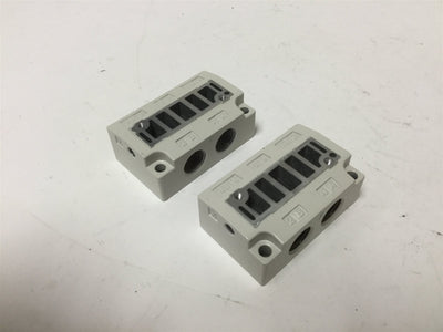New Lot of 2 New SMC Solenoid Valve Blocks, For SV2000 Valves, Ports: 1/2"-20 10-32