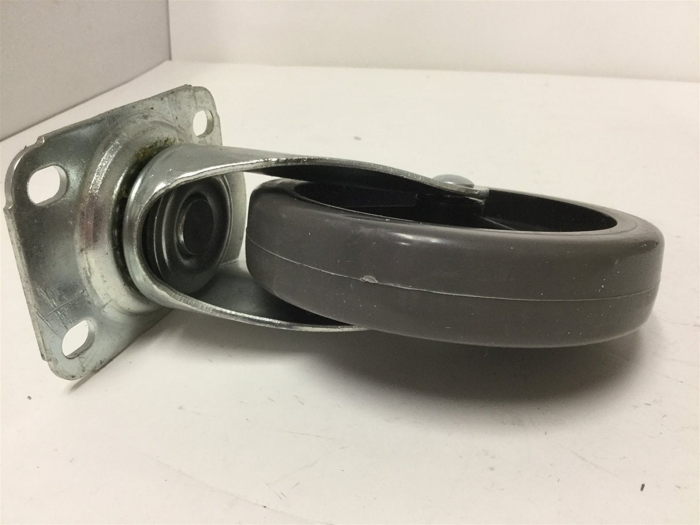 New Lot of 4 New Casters, 2x Swivel and 2x Rigid, Wheel Diameter: 4.925" (125mm)