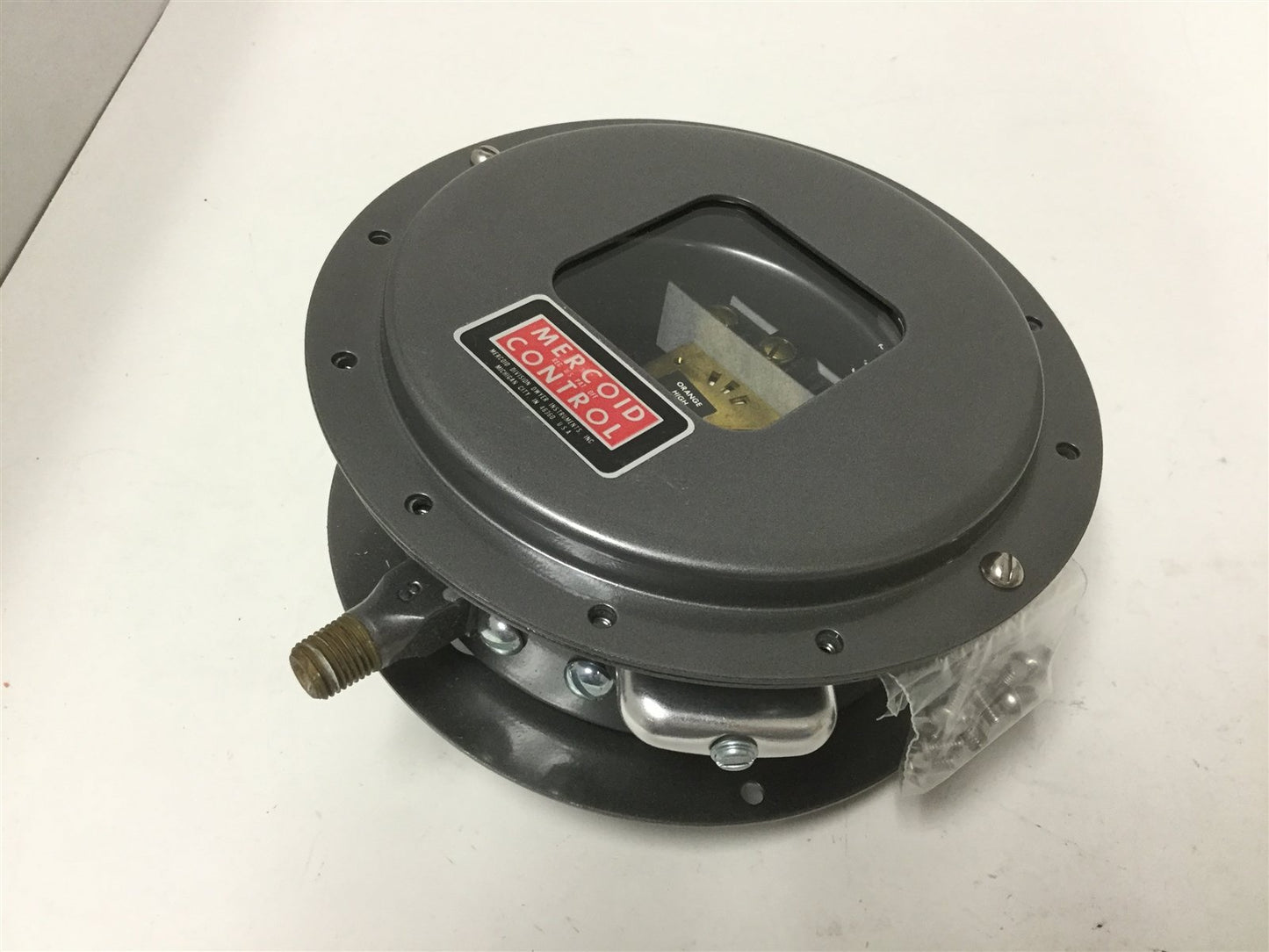 New Mercoid DRW-7033-153U-4 Pressure Switch, Connection: 1/4" NPT, 1/2" Conduit