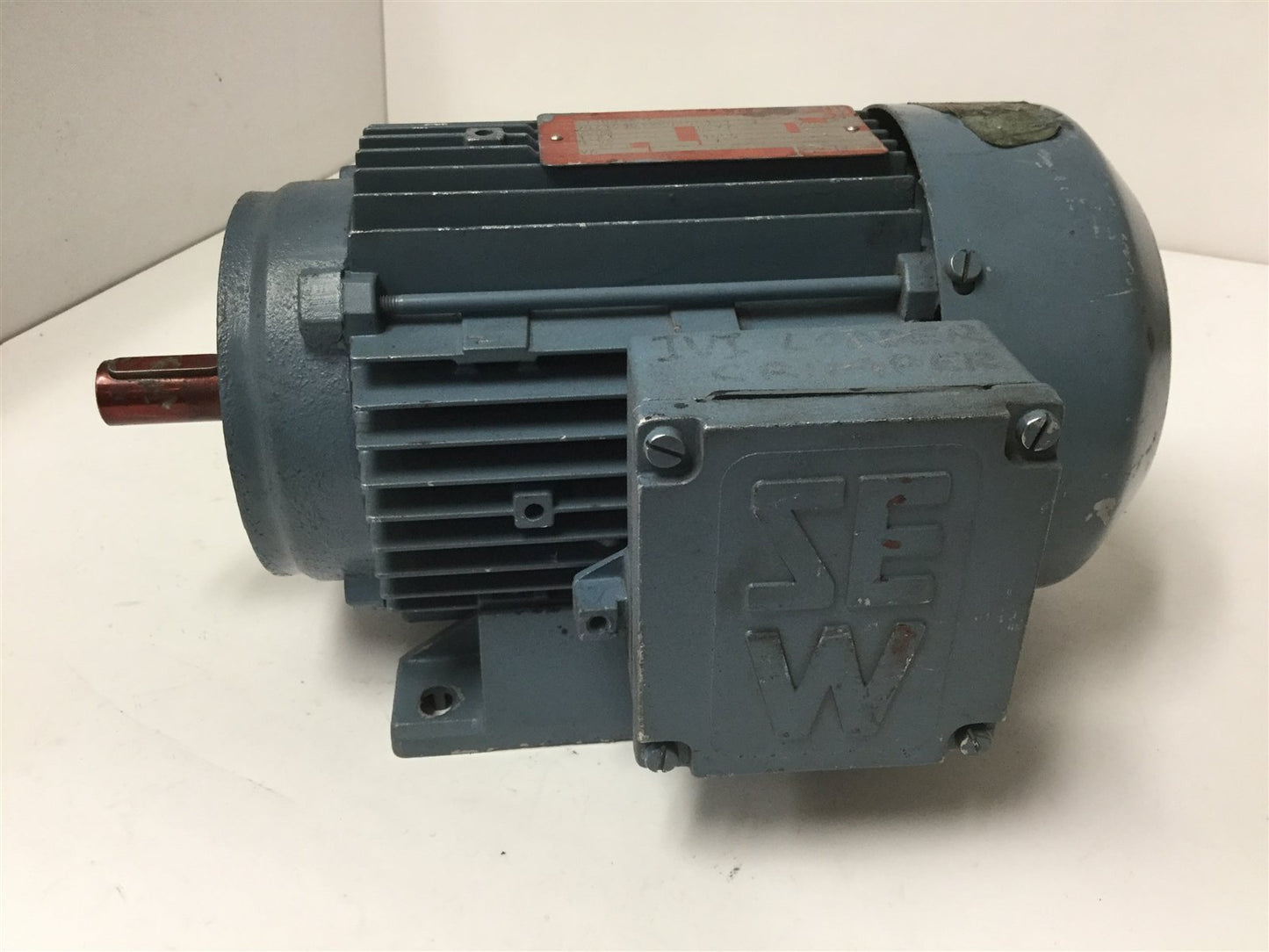 Used Sew Eurodrive DT80N-6 AC Motor, Voltage: 550V, Shaft Diameter: 19mm