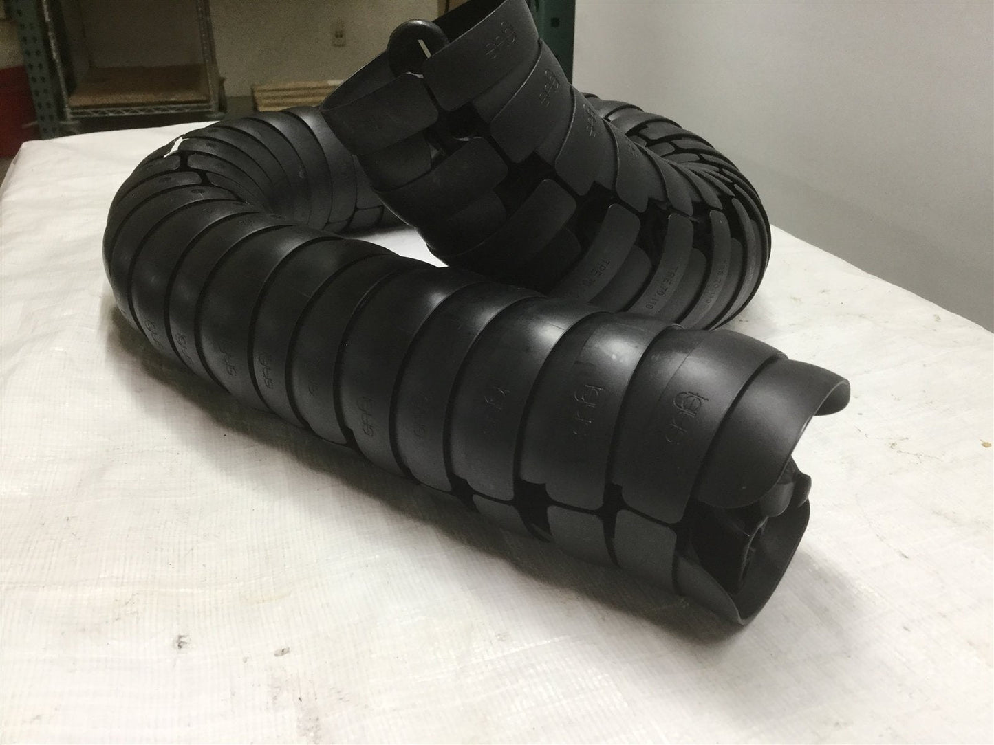 New – Open box IGUS TRE.70.110 TriFlex R EZ E-Chain 3D Multi-Axis 3.19"ø Length: 39" (1m)