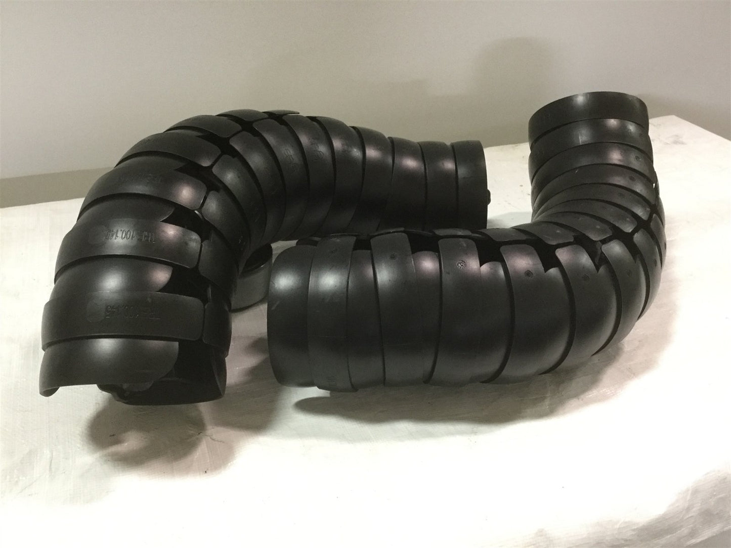 New – Open box Lot of 2- IGUS TRE.100.145 TriFlex R EZ E-Chain 3D Multi-Axis 4.25"ø Length: 16"