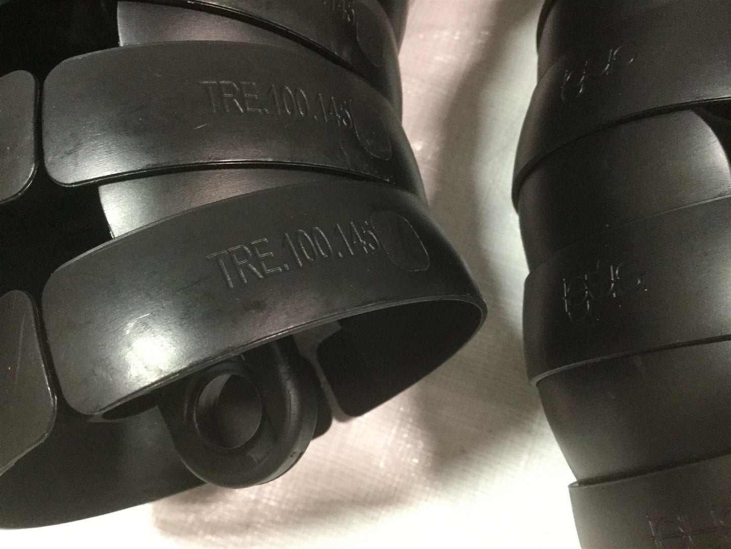 New – Open box IGUS TRE.100.145 TriFlex R EZ E-Chain 3D Multi-Axis 4.25"ø Links: 34 Length: 44"