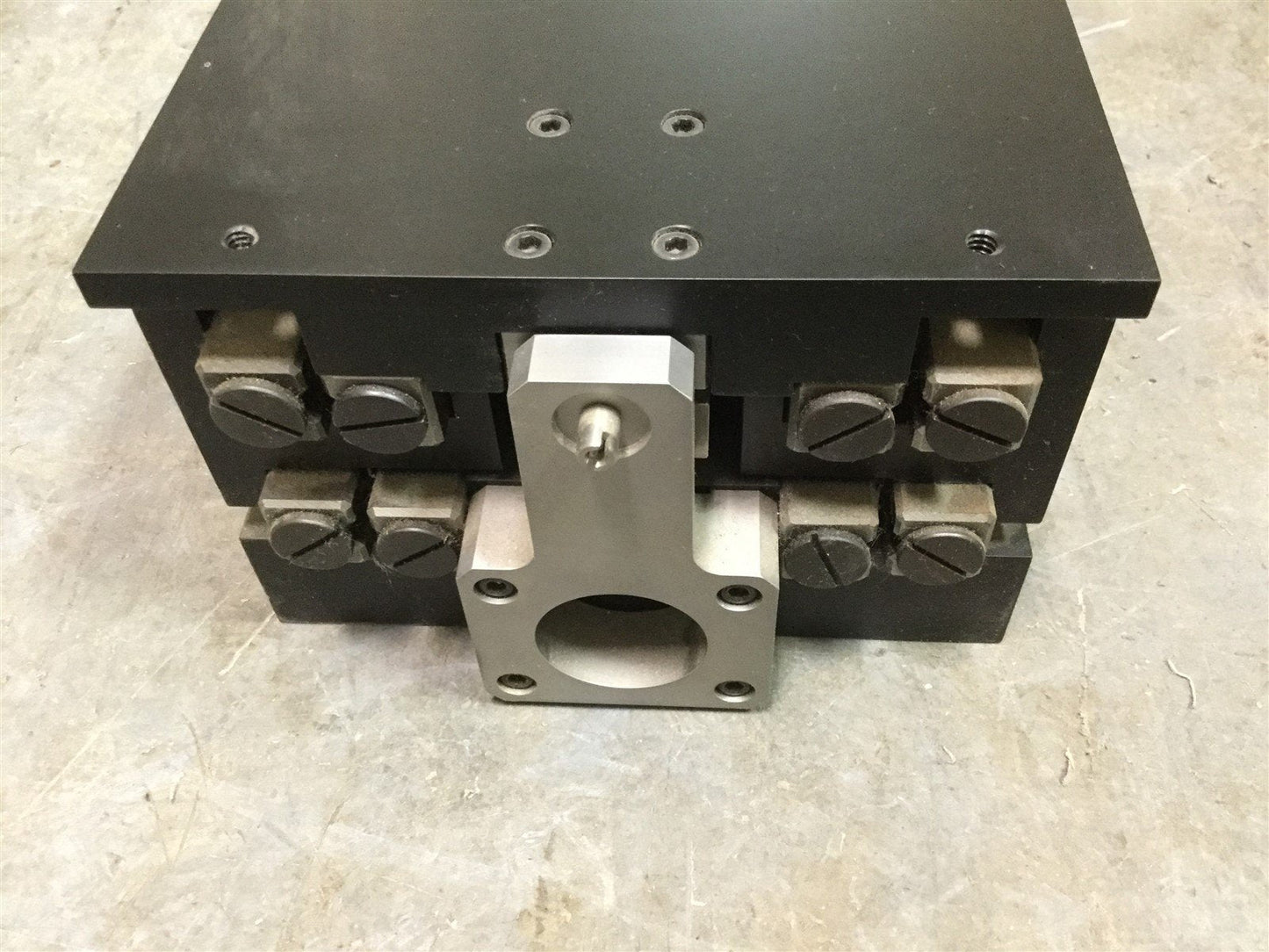 Used Danaher Precision Systems BAZ Z-Elevator Stage 2mm Travel 50kg 7 1/8 x 15 3/4"