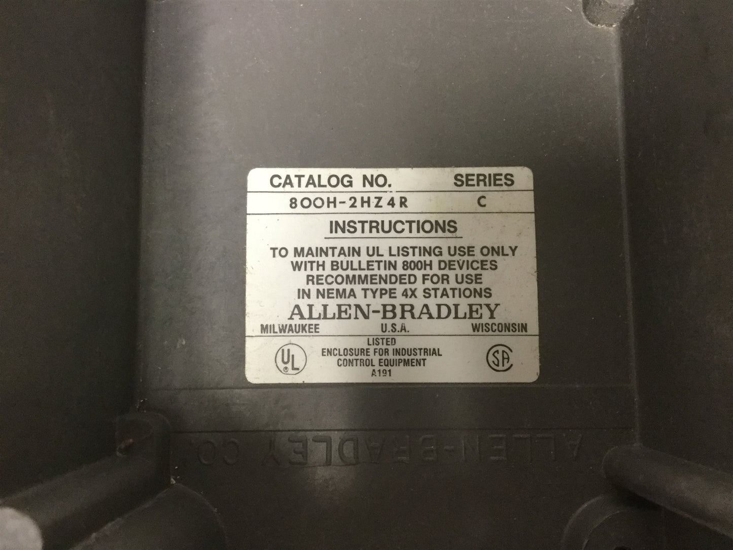 Used Allen Bradley 800H-2HZ4R Push-Button Enclosure with 2x Push-Buttons, 6"x4.75"x4"