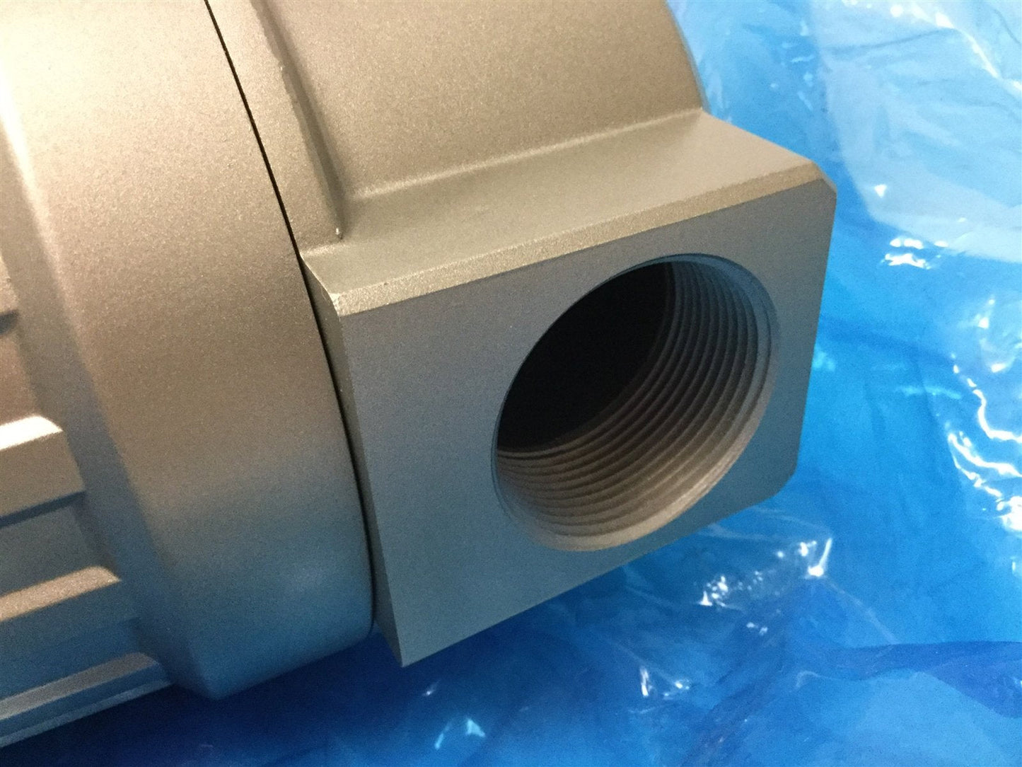 New SMC NAF811-N14 Pneumatic Filter, Ports: 1.5" NPT, Pressure Rating: 1.0MPa