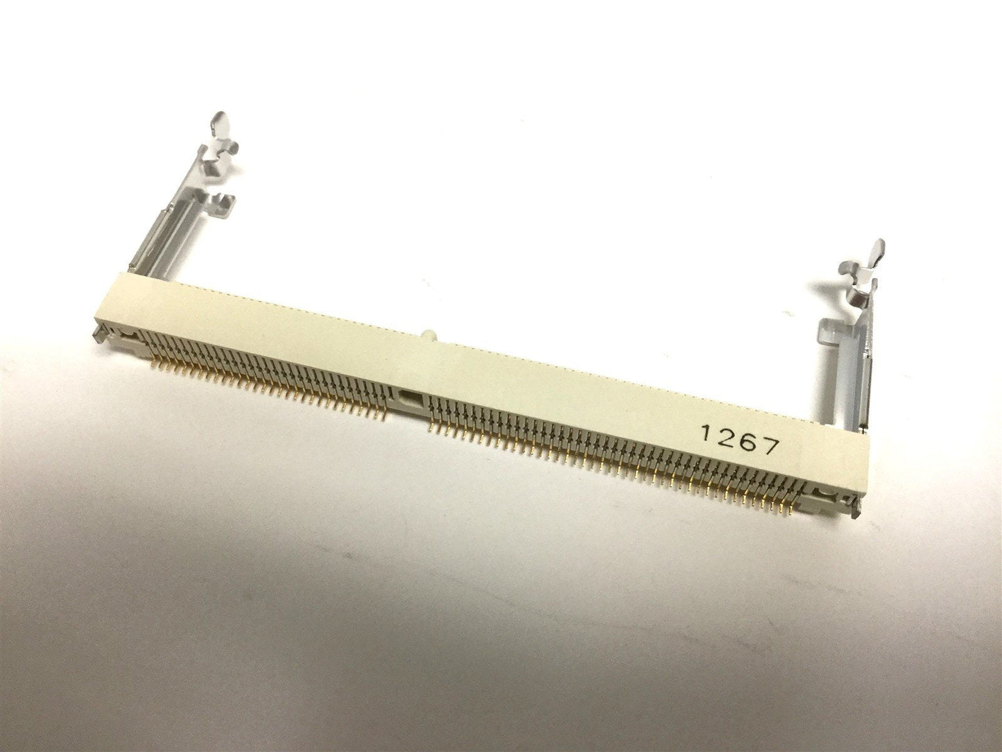 New Lot of 12 New TE Connectivity 390112-1 Socket Connector SDRAM3.3V, 144P