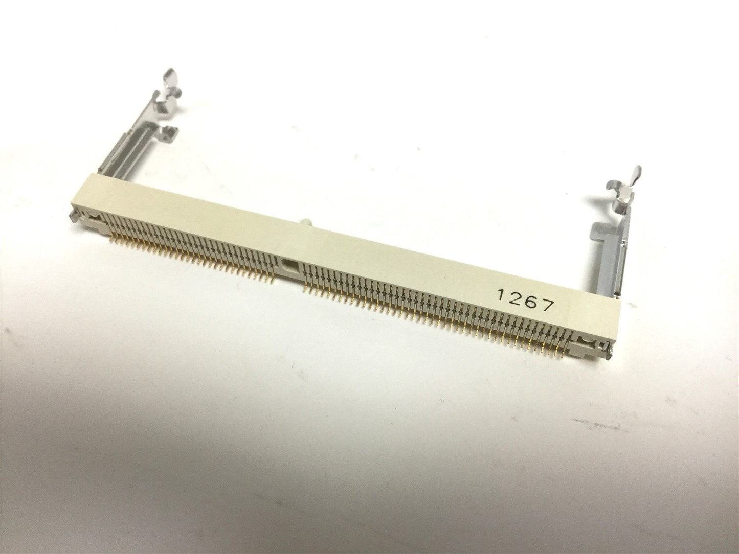 New Lot of 12 New TE Connectivity 390112-1 Socket Connector SDRAM3.3V, 144P