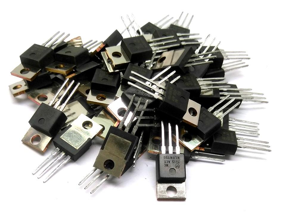 New Lot of 45 New Motorola MC7815ACT Linear Voltage Regulators, In: 35V Out: 15V 1A