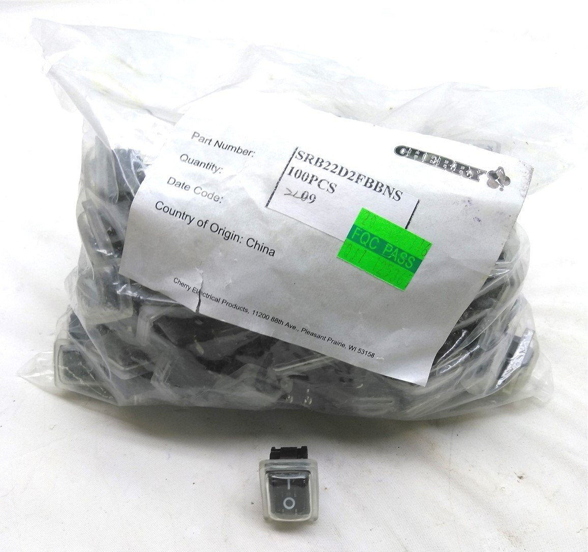 New Lot of 100 New Cherry SRB22D2FBBNS Membrane Rocker Switchs, On/Off, 125V 20A