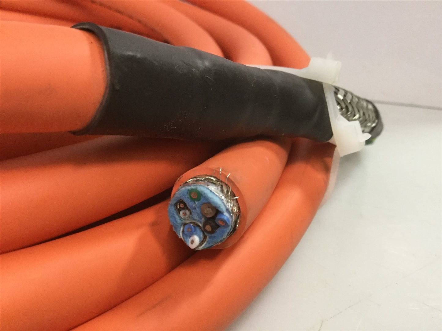 Used AB 2090 PLTC-ER Multi-Conductor Shielded Core Cable 18/4+22/4 600V UV Oil 20ft