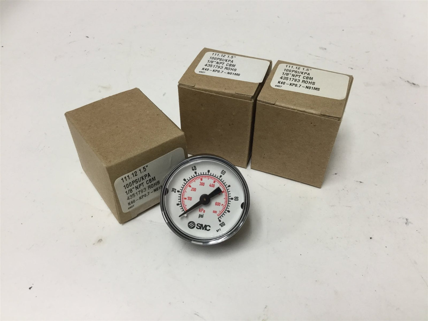 New Lot of 3 New SMC K40-KP0.7-N01MS Pressure Gauges, Range: 0-100psi (0-680kPa)