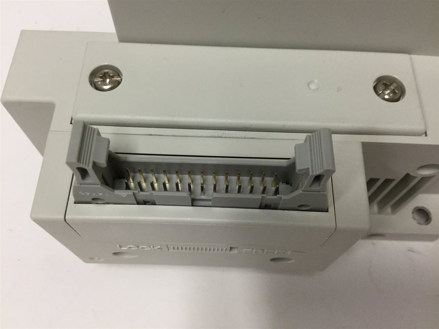 New SMC SY70M-1-12A1-N13 Manifold Supply/Exhaust Block, 1/2" Push-In Connections