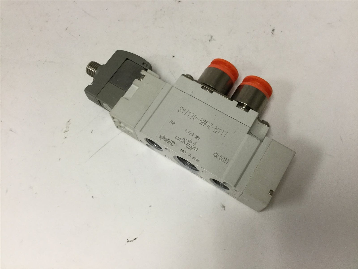 Used SMC SY7120-5WOZ-N11T Solenoid Valve, 2-Position 5-Ports, Voltage: 24VDC
