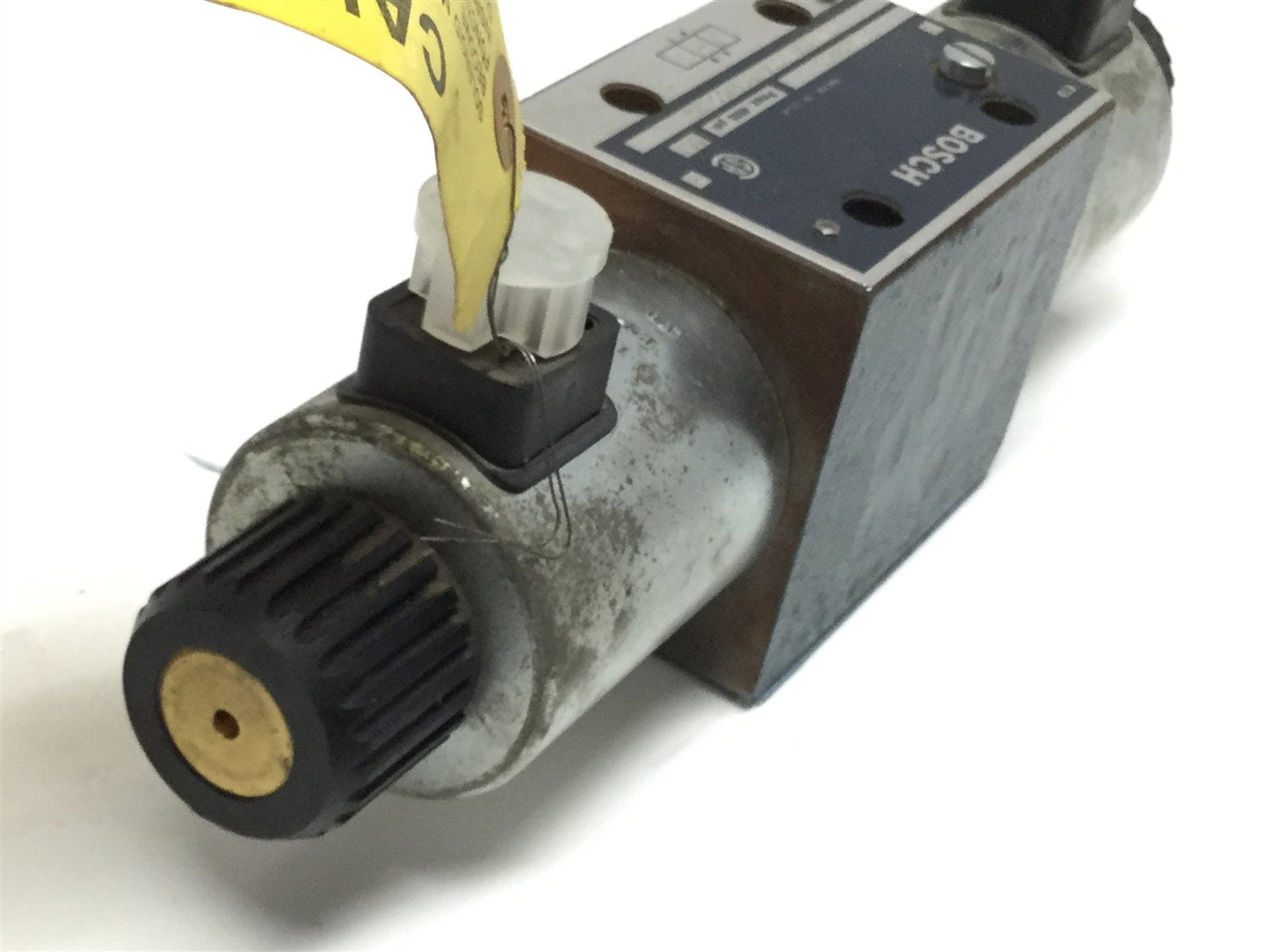 New – Open box Bosch 081WV10P1V1004WS012/00 Hydraulic Solenoid Control Valve, 4600 psi, 12VDC