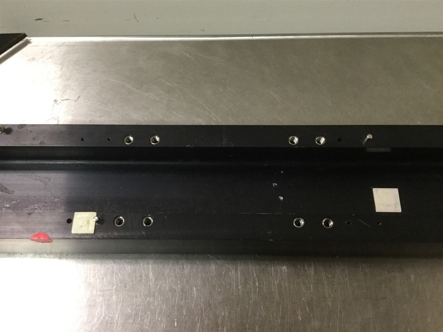 Used Laser Bench/Rail, 6 Mounting Plate Positions, L: 34.6875", W: 4.5", H: 2.75"
