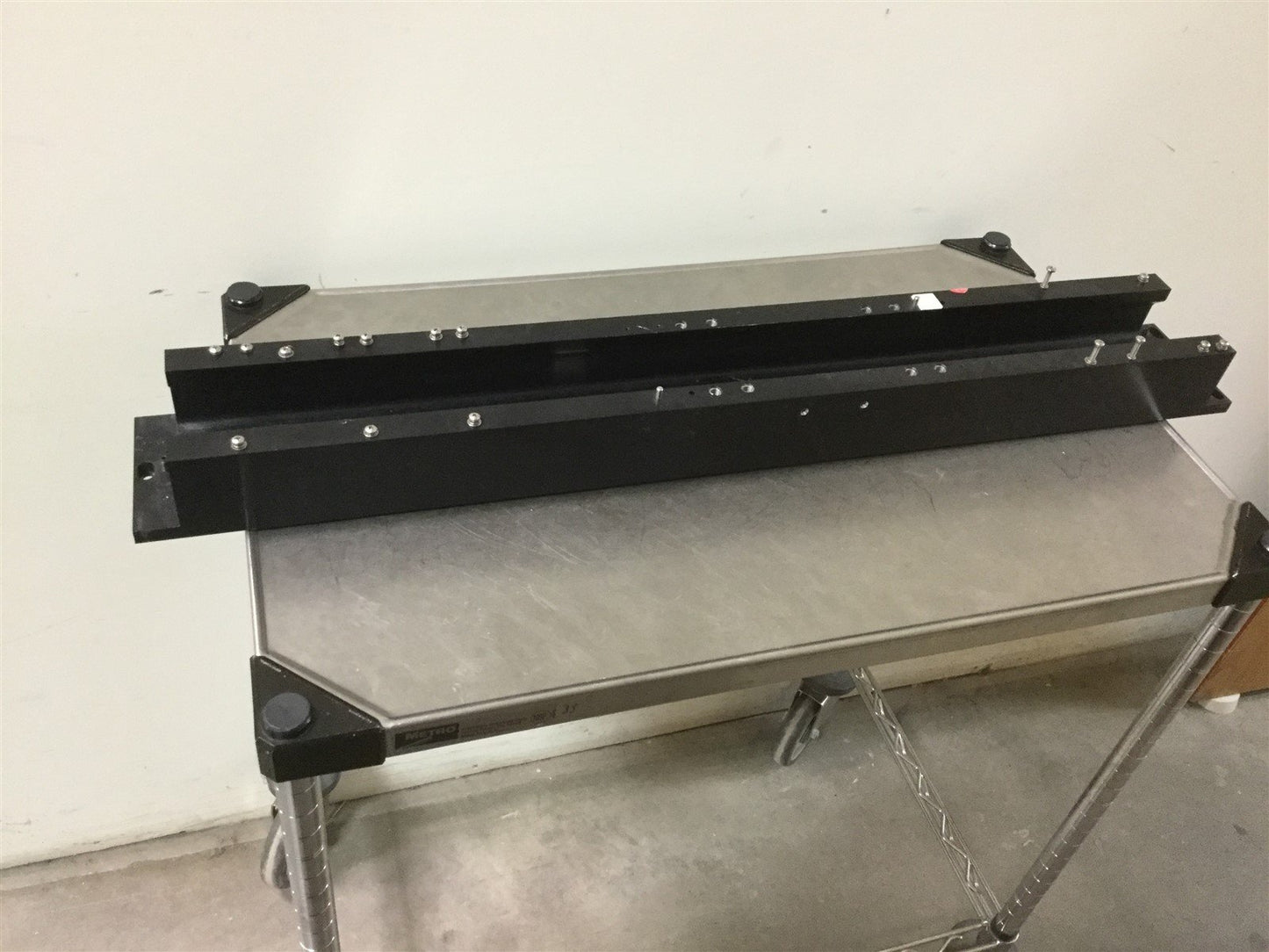 Used Laser Bench/Rail, 6 Mounting Plate Positions, L: 34.6875", W: 4.5", H: 2.75"
