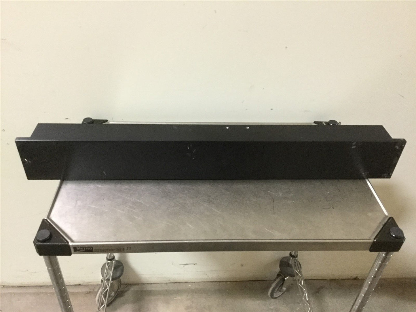 Used Laser Bench/Rail, 6 Mounting Plate Positions, L: 34.6875", W: 4.5", H: 2.75"