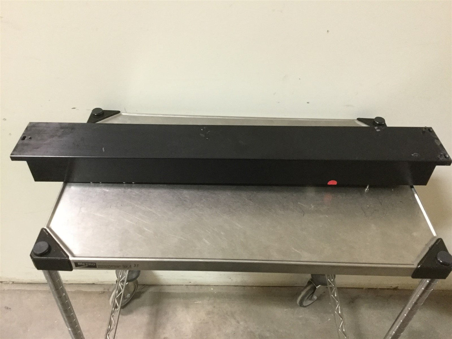 Used Laser Bench/Rail, 6 Mounting Plate Positions, L: 34.6875", W: 4.5", H: 2.75"