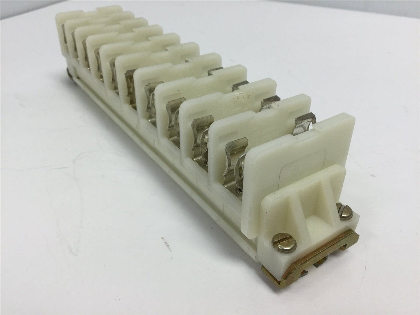 Used Allen Bradley 1492CE6 Terminal Block Fuse Holder Amperage: 10A, Voltage: 600V