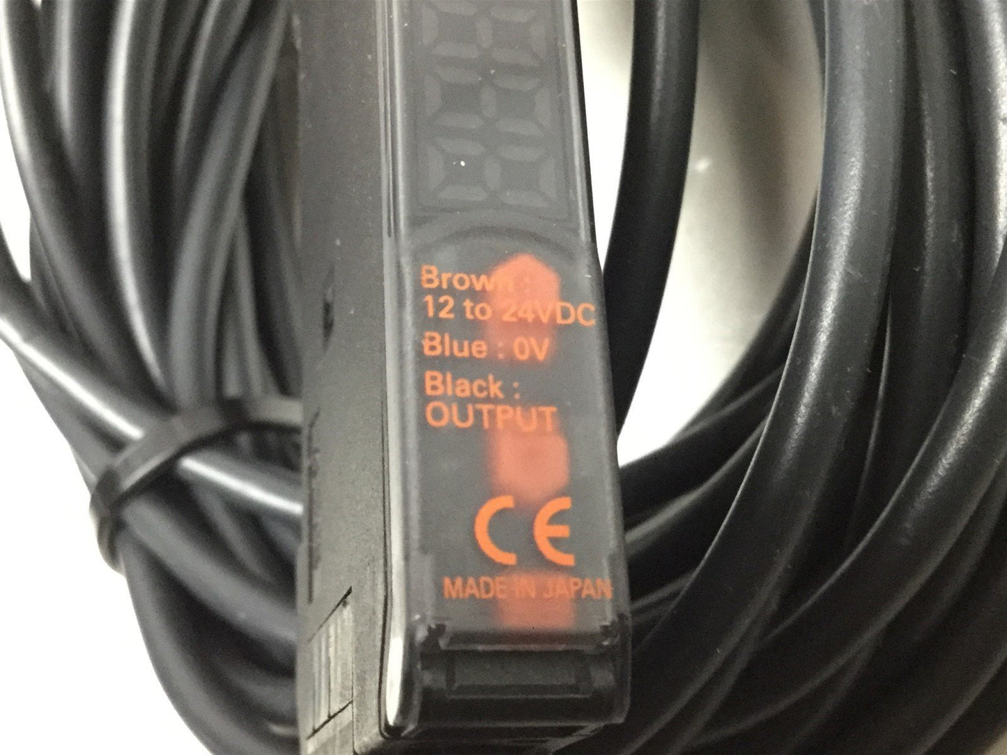 Used Omron E3X-DA6-S Digital Fiber Optic Sensor Photoelectric Switch NPN 12-24VDC