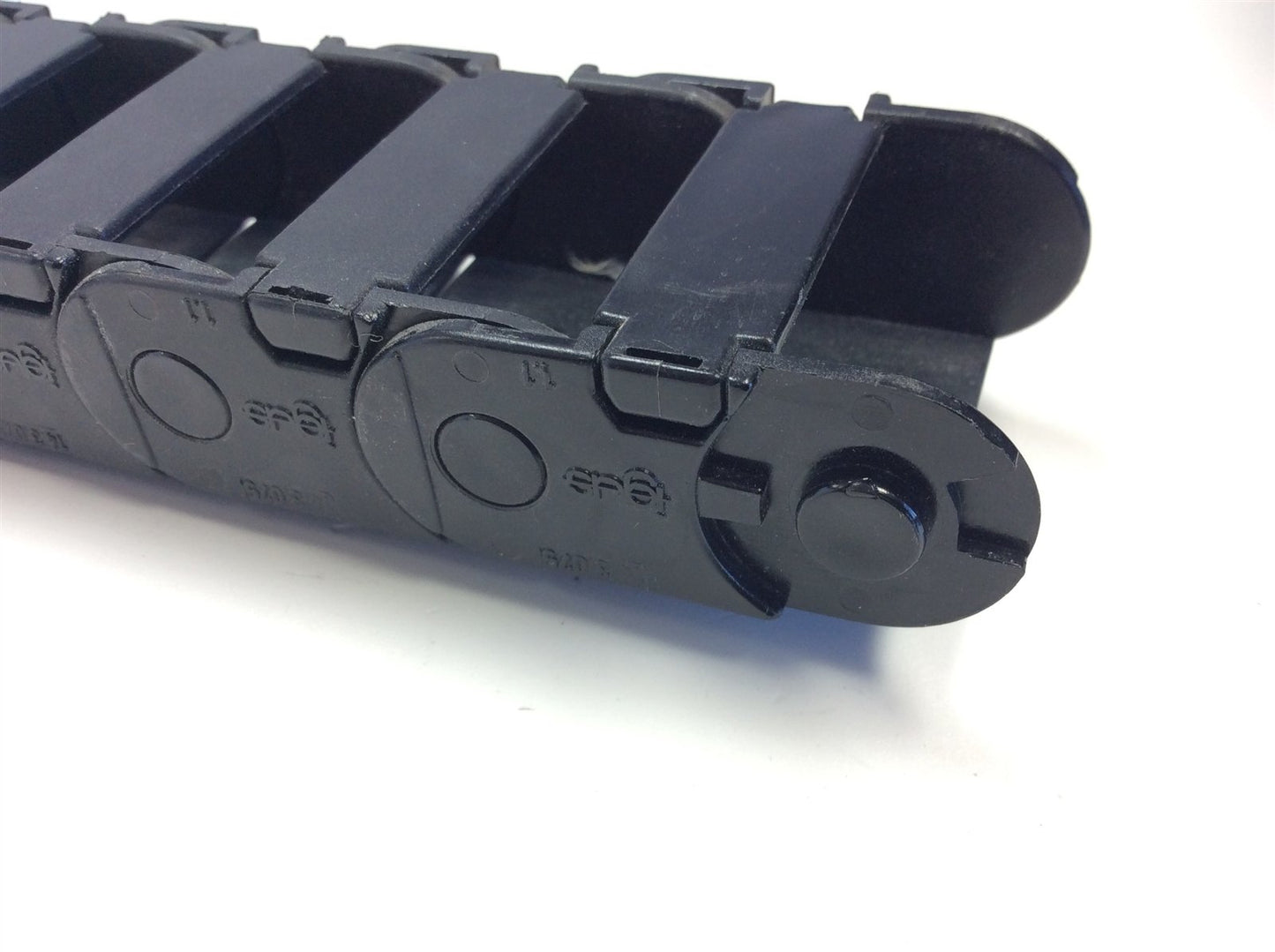 Used Igus 14.3.075 Energy E-Chain Cable Carrier ID: 1.50"W 0.80"H 37"L Bend: 4.75"