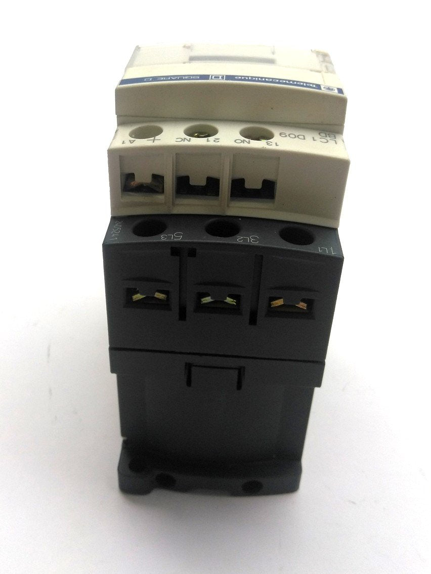 Used Square D LC1D09BD Contactor, 3-Pole N.O., 9A, 600V 7.5HP, Coil: 24VDC