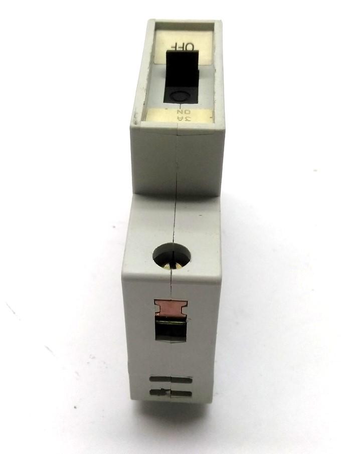 Used Lot of 2 Entrelec GMU 3 U Circuit Breakers, 1 Pole, 3A, 240-415VAC, DIN Rail