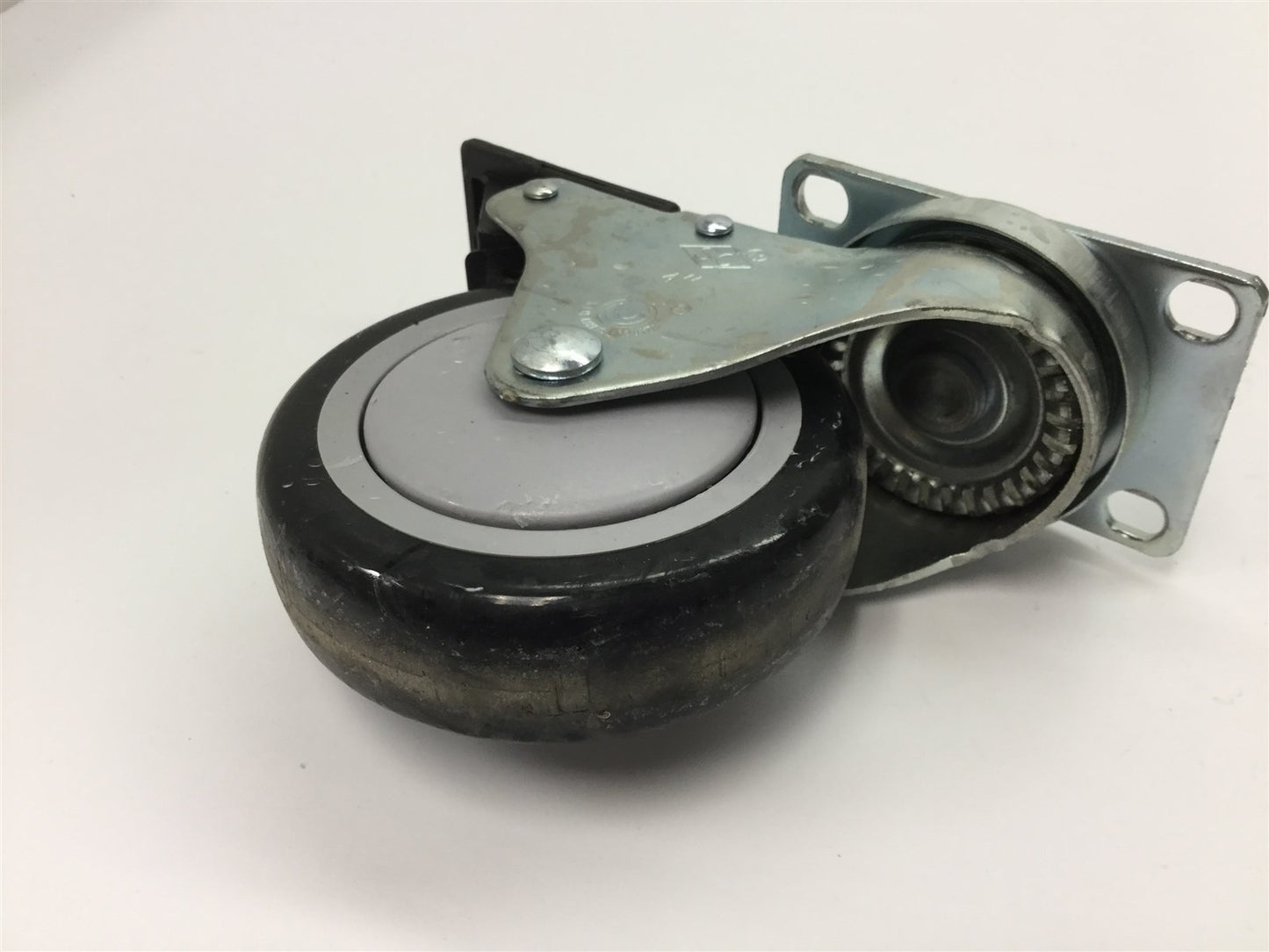 Used Lot of 2 Superior 4" Casters, Plate Dimensions: 2.375" x 3.625", With Lock
