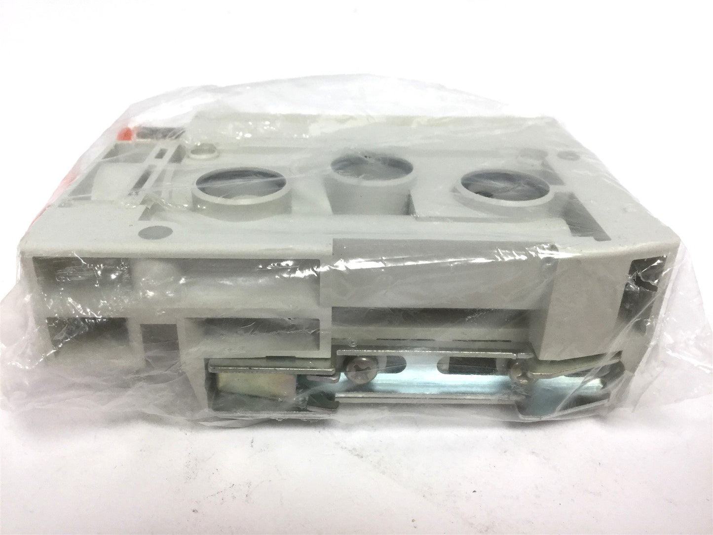 New SMC SY9000-72-3A-N11 Endplate, SY7000 Sol/Valve, Rubber Seal 3/8" & 1/4" Port