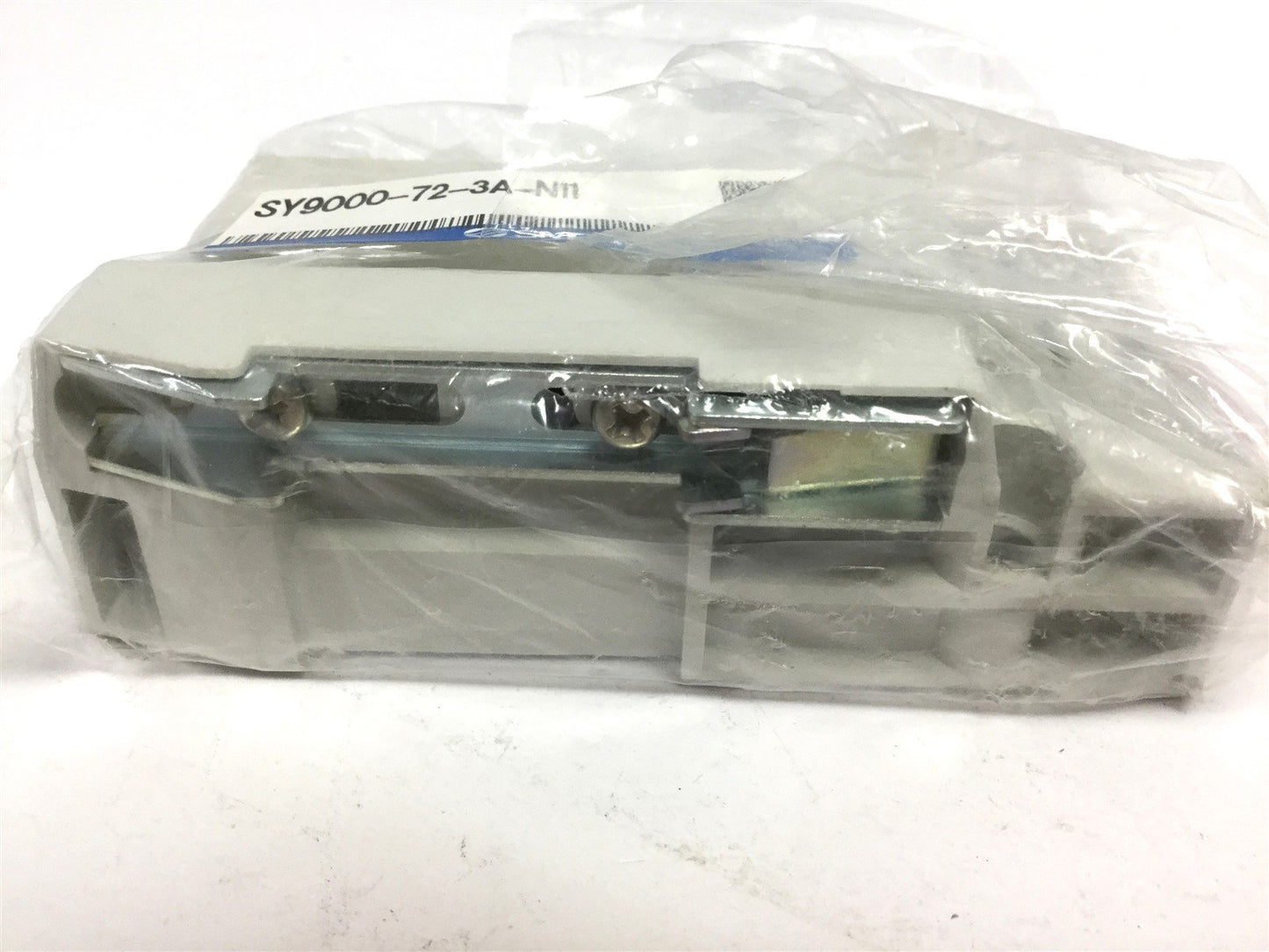 New SMC SY9000-72-3A-N11 Endplate, SY7000 Sol/Valve, Rubber Seal 3/8" & 1/4" Port
