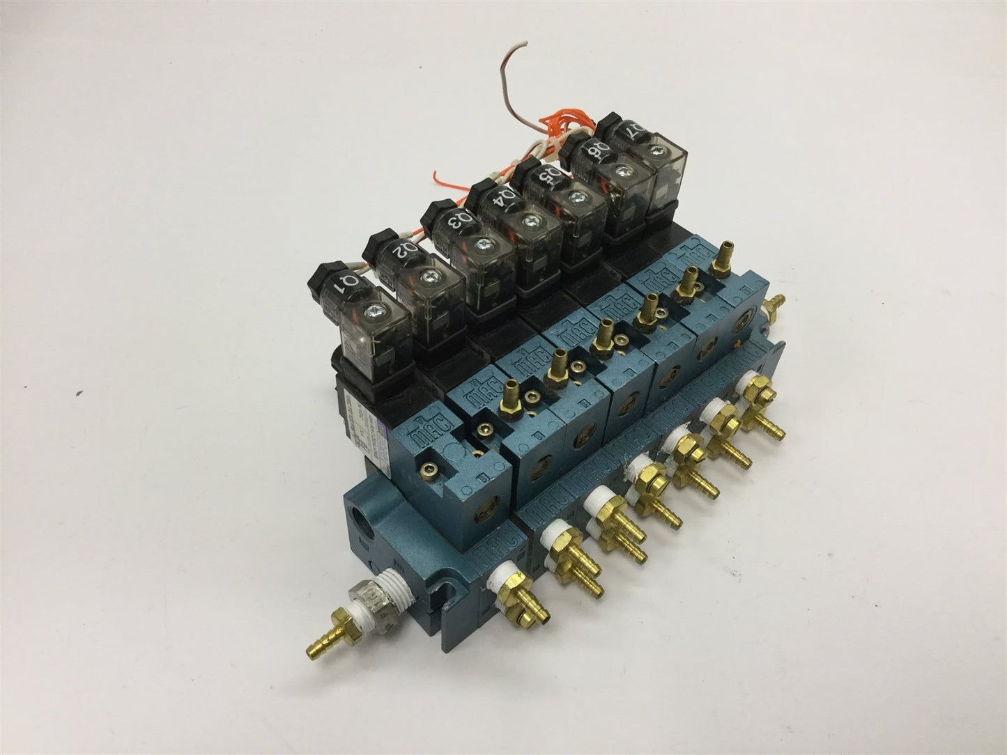 Used Lot of 7 MAC Solenoid Valves, (1x 45A-MAC-DDAJ-2KE, 6x 45A-MAJ-DDAJ-2KE), 24VDC