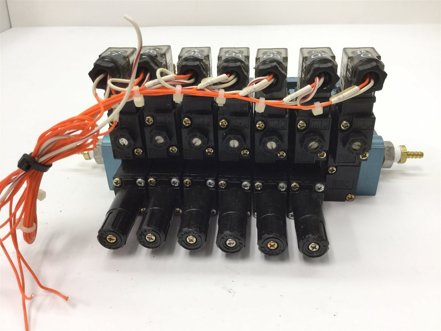Used Lot of 7 MAC Solenoid Valves, (1x 45A-MAC-DDAJ-2KE, 6x 45A-MAJ-DDAJ-2KE), 24VDC