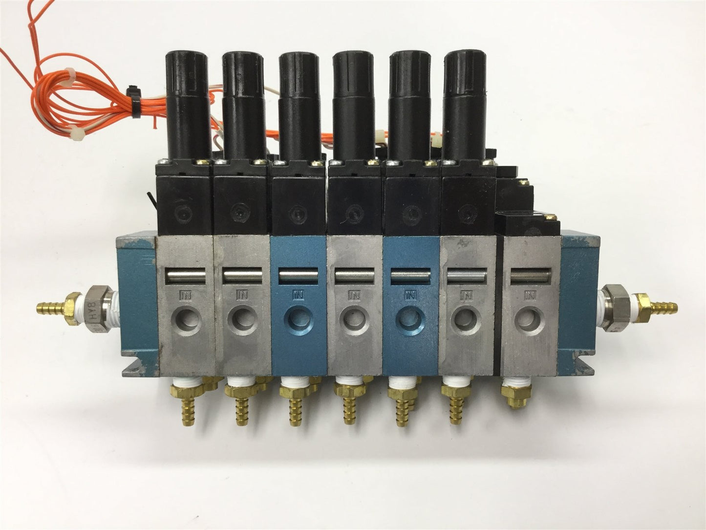 Used Lot of 7 MAC Solenoid Valves, (1x 45A-MAC-DDAJ-2KE, 6x 45A-MAJ-DDAJ-2KE), 24VDC